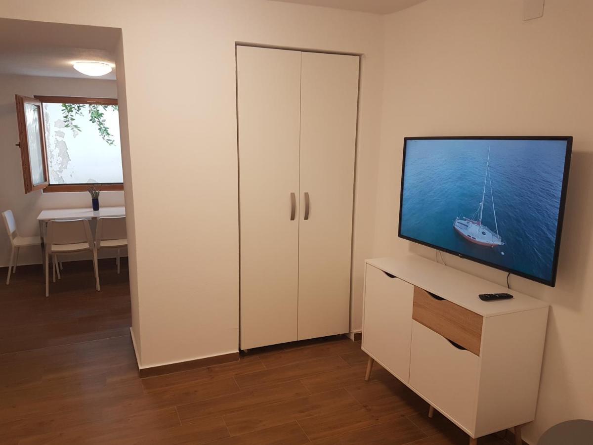 Apartments Jungic, Rab Банёл Экстерьер фото